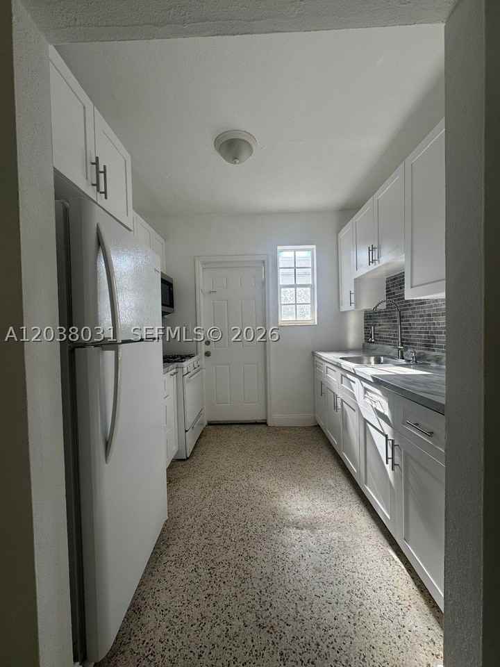 735 83rd St #3 - Photo 4 of 8