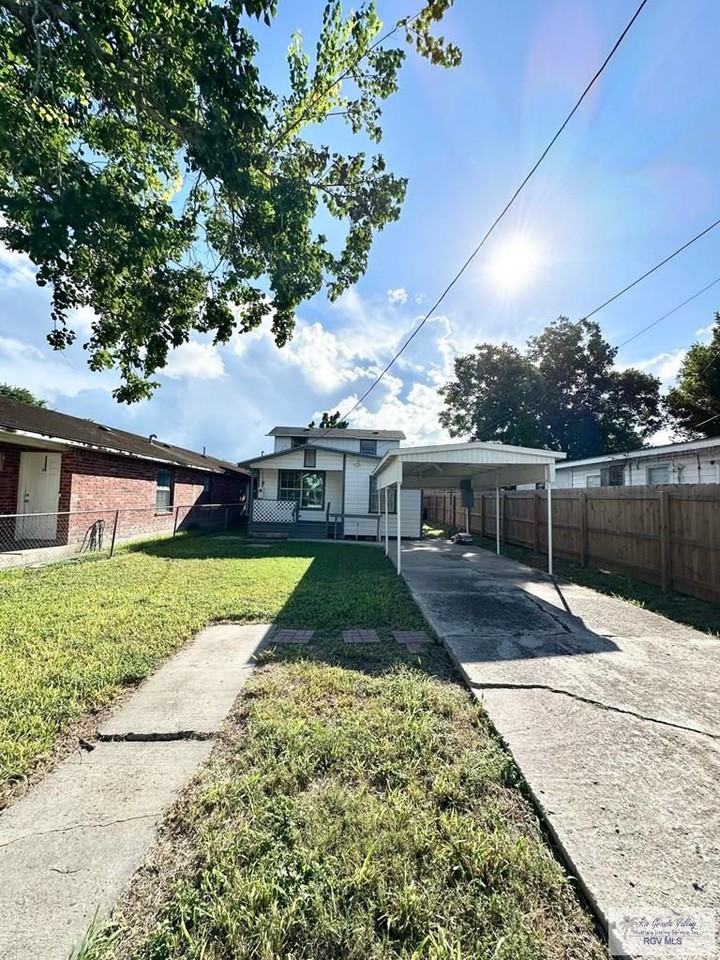 1646 Arthur St - Photo 2 of 20