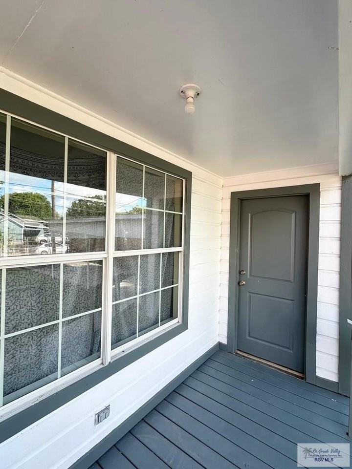 1646 Arthur St - Photo 5 of 20