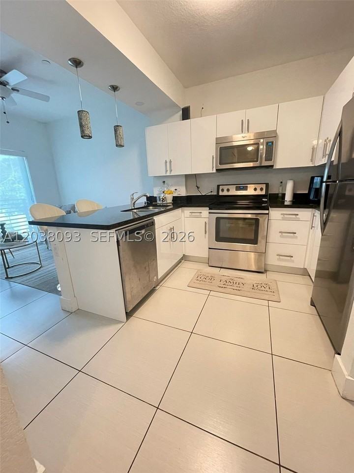 106 Se 9th Ct #201 - Photo 2 of 21