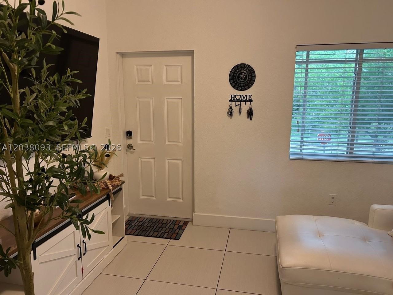 106 Se 9th Ct #201 - Photo 4 of 21