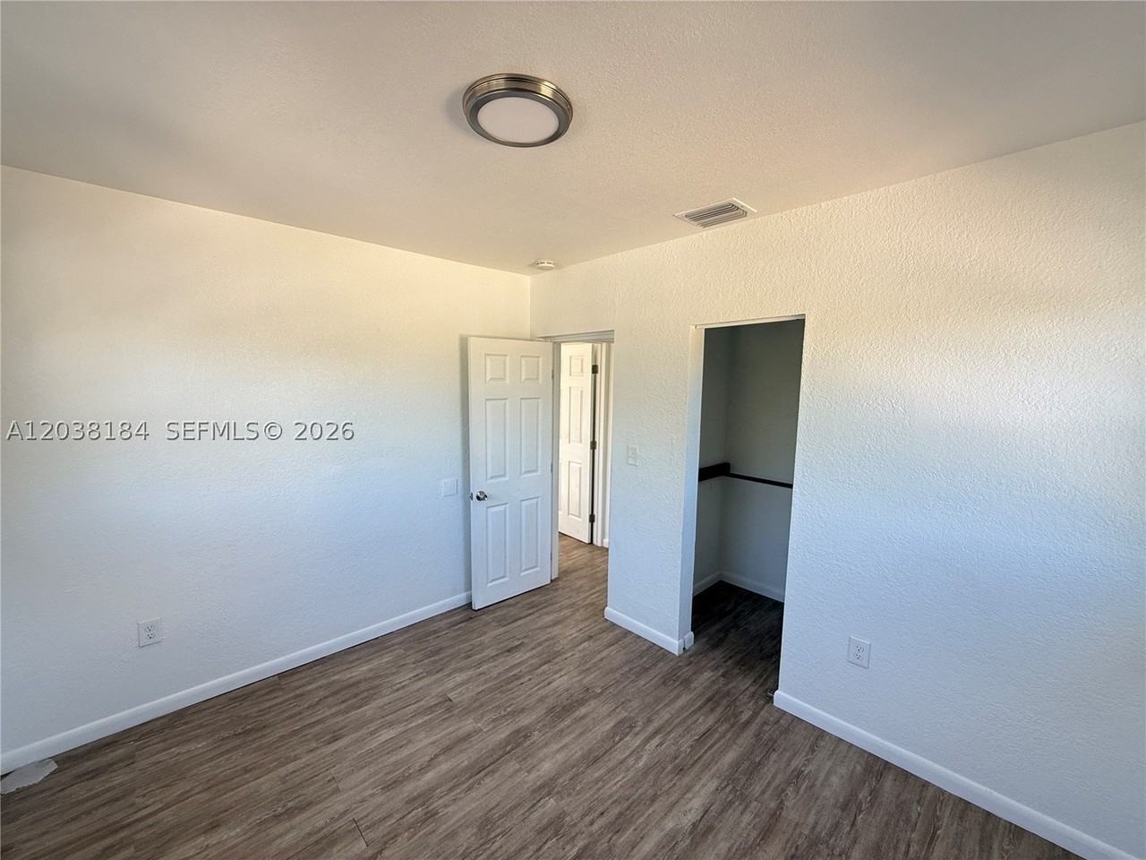 236 Sw 10th Ave #B - Photo 6 of 11