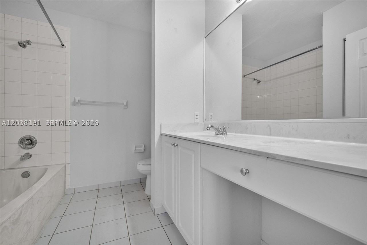 17359 Nw 7th Ave #1505 - Photo 4 of 28