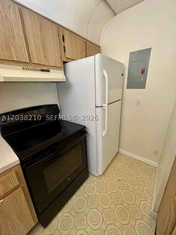 1113 Green Pine Blvd #H2 - Photo 7 of 16