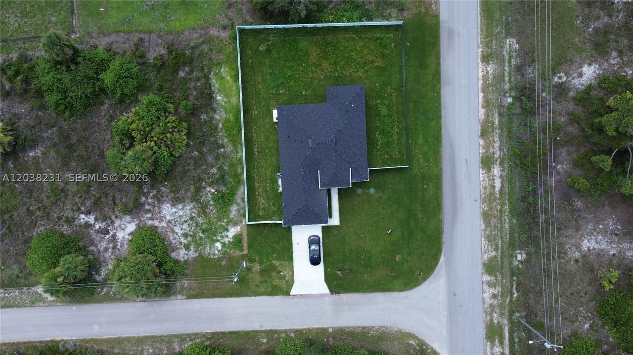 1111 Gunby Ave S #1111 - Photo 2 of 23