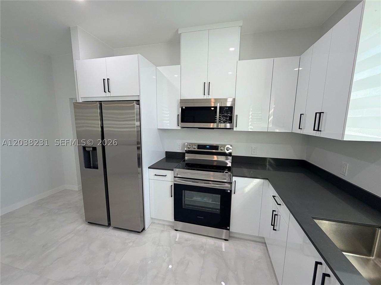 1111 Gunby Ave S #1111 - Photo 5 of 23