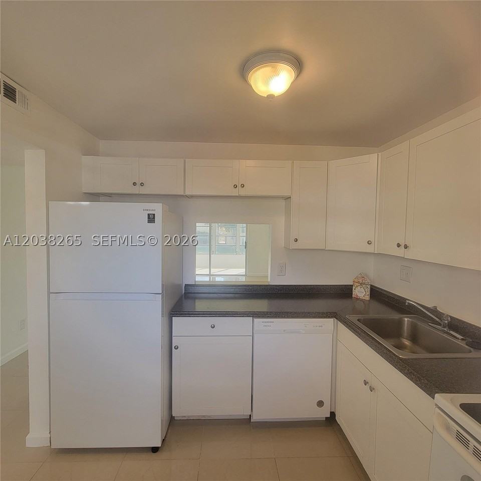6021 Nw 61st Ave #207 - Photo 3 of 32