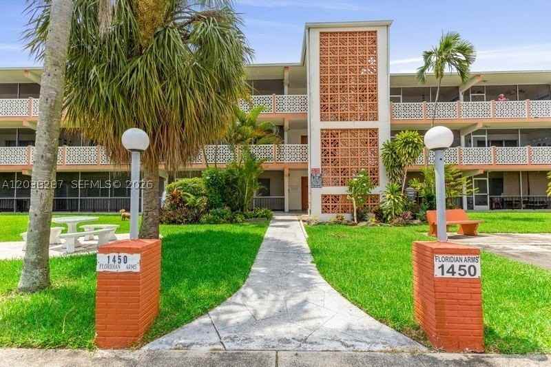 1450 Ne 170th St #305