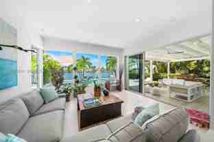 365 N Shore Dr - Photo 1 of 1