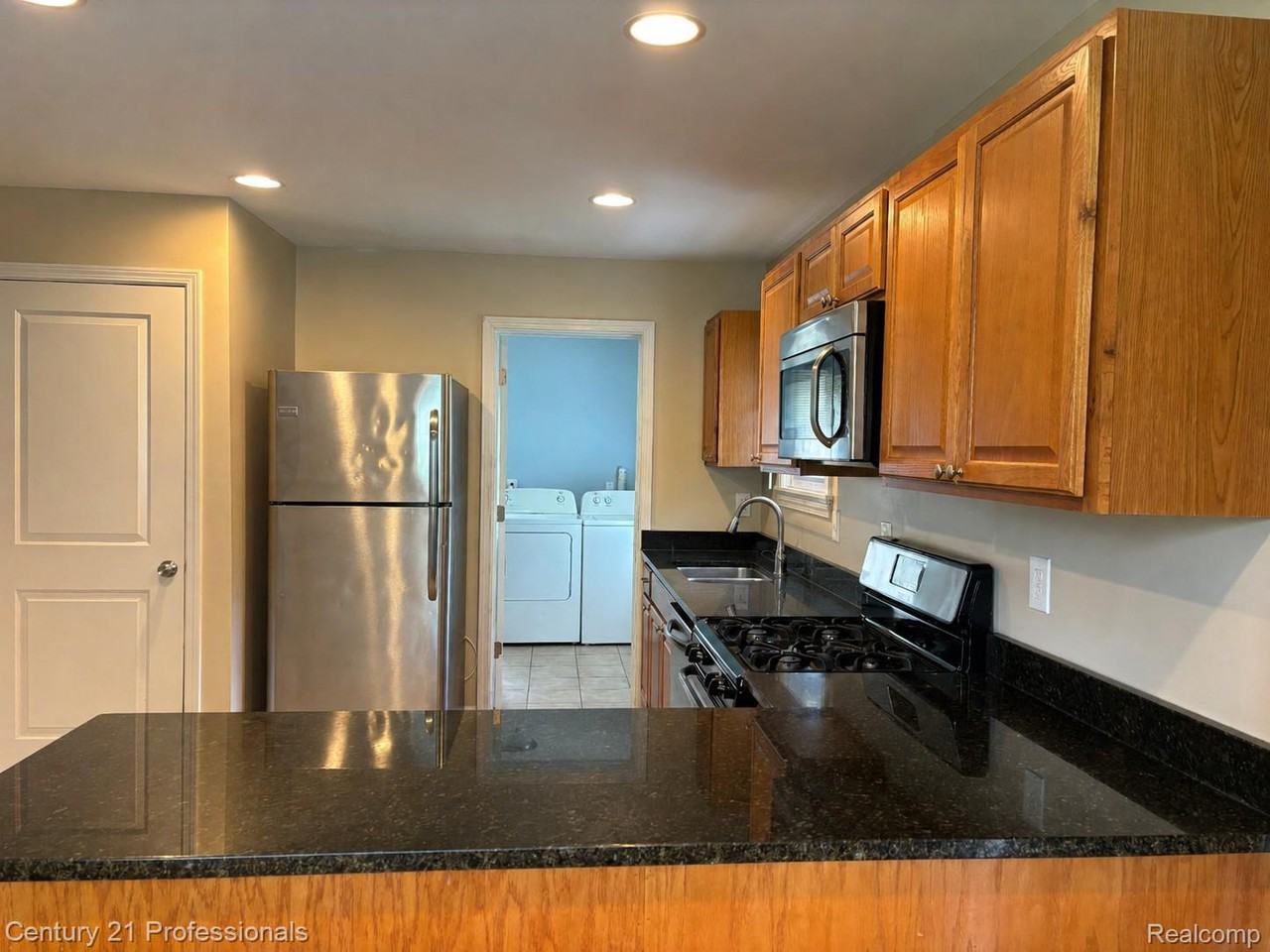 2875 Marlington Rd - Photo 3 of 27