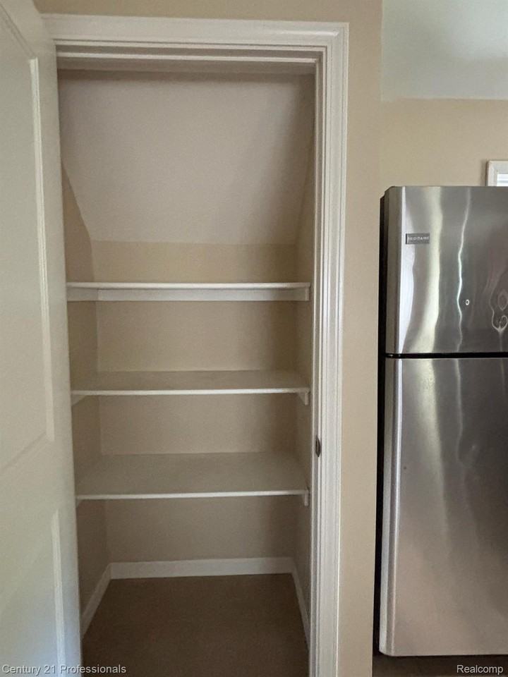 2875 Marlington Rd - Photo 6 of 27