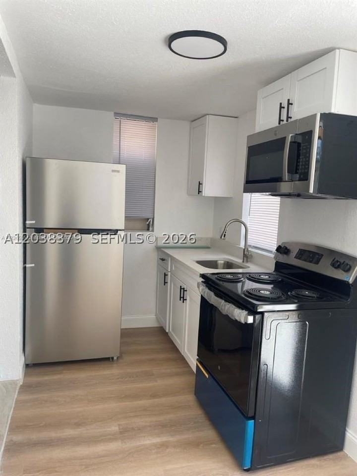219 Sw 21st Ave #3