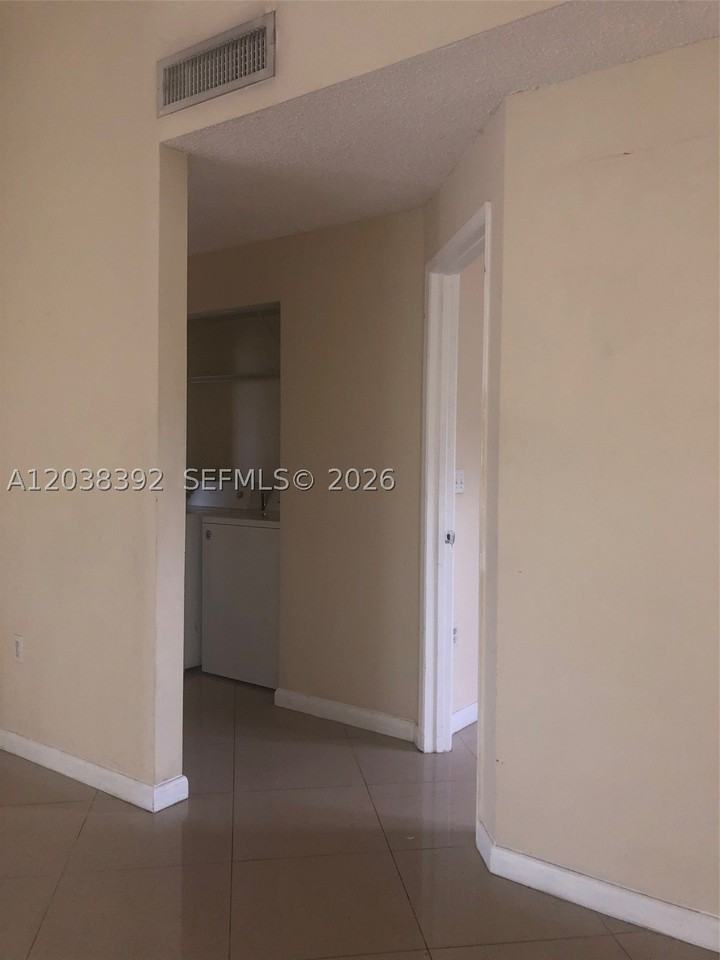 6992 Sw 39th St #I101 - Photo 6 of 26