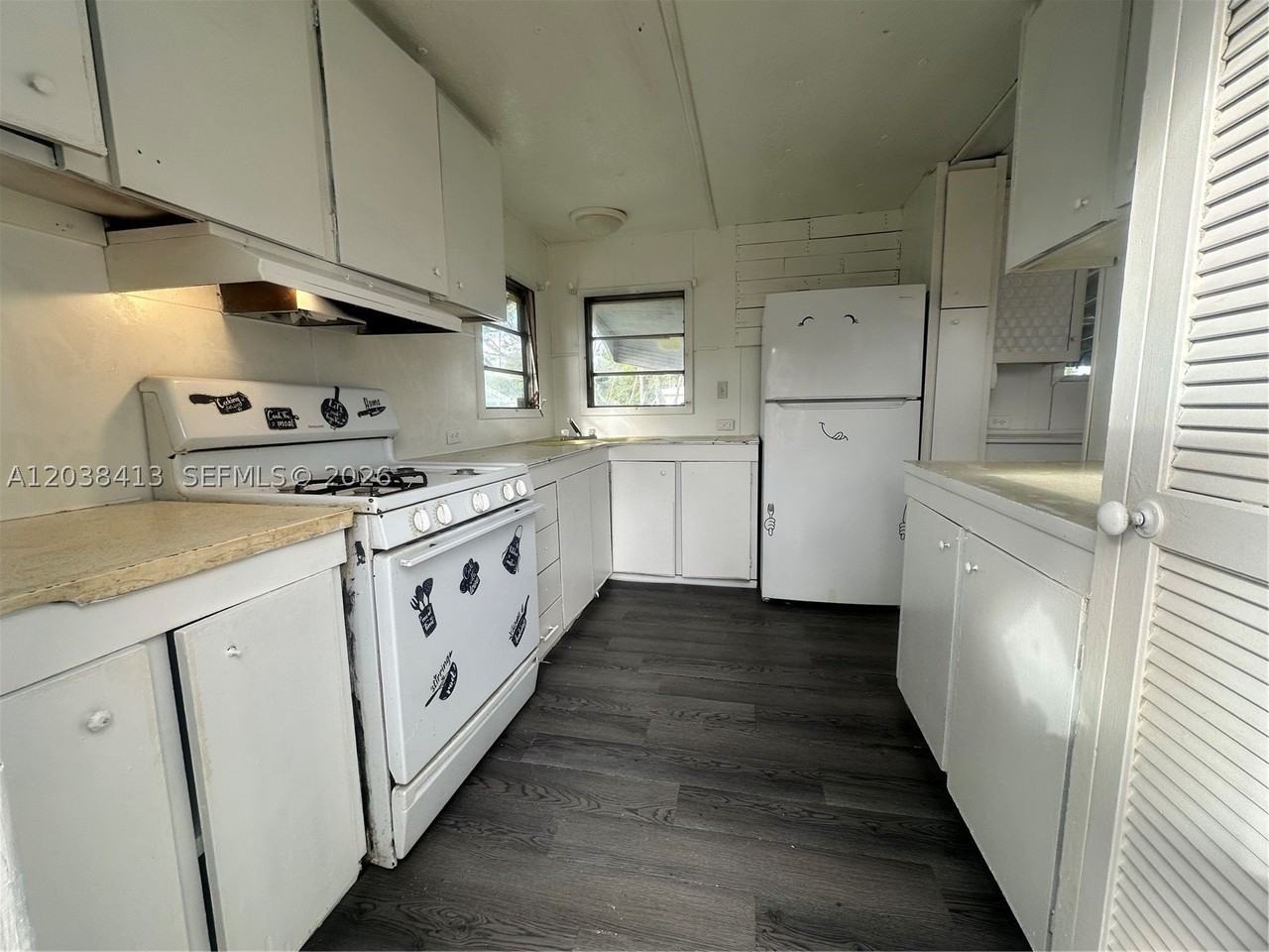2961 Plumosa Ln #H - Photo 3 of 36