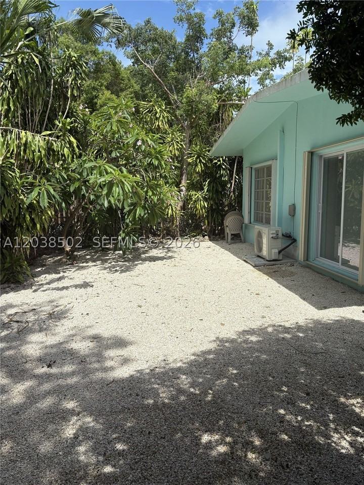 8 Jewfish Ave - Photo 5 of 22