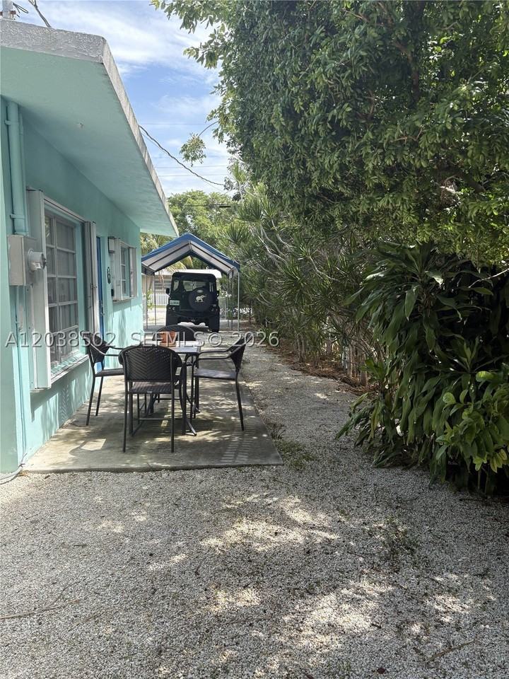 8 Jewfish Ave - Photo 7 of 22