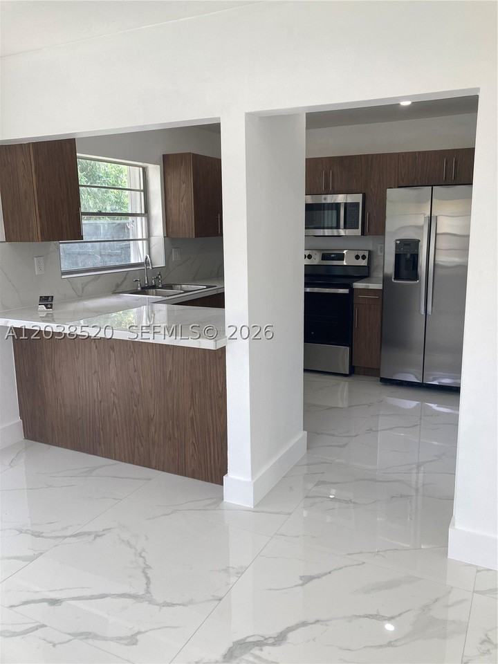 18765 Sw 100th Ave #18765 - Photo 4 of 19