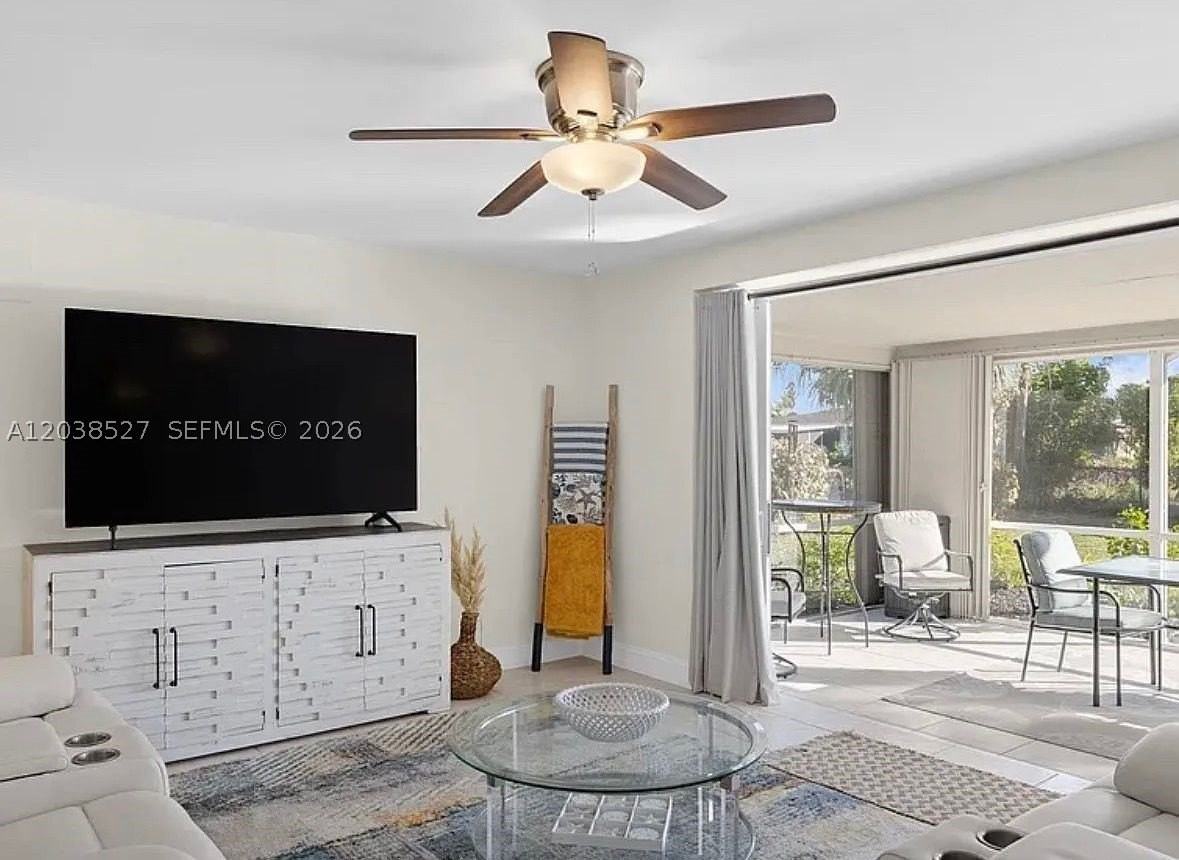 2623 Se 17th Ave #2623 - Photo 4 of 13