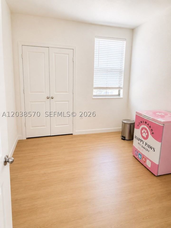 437 Ne 13th St #NA - Photo 7 of 15