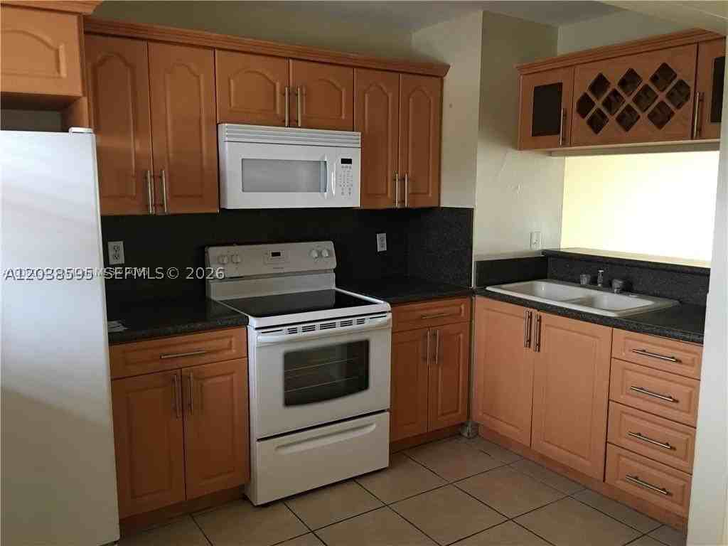 315 Nw 109th Ave #207 - Photo 5 of 18
