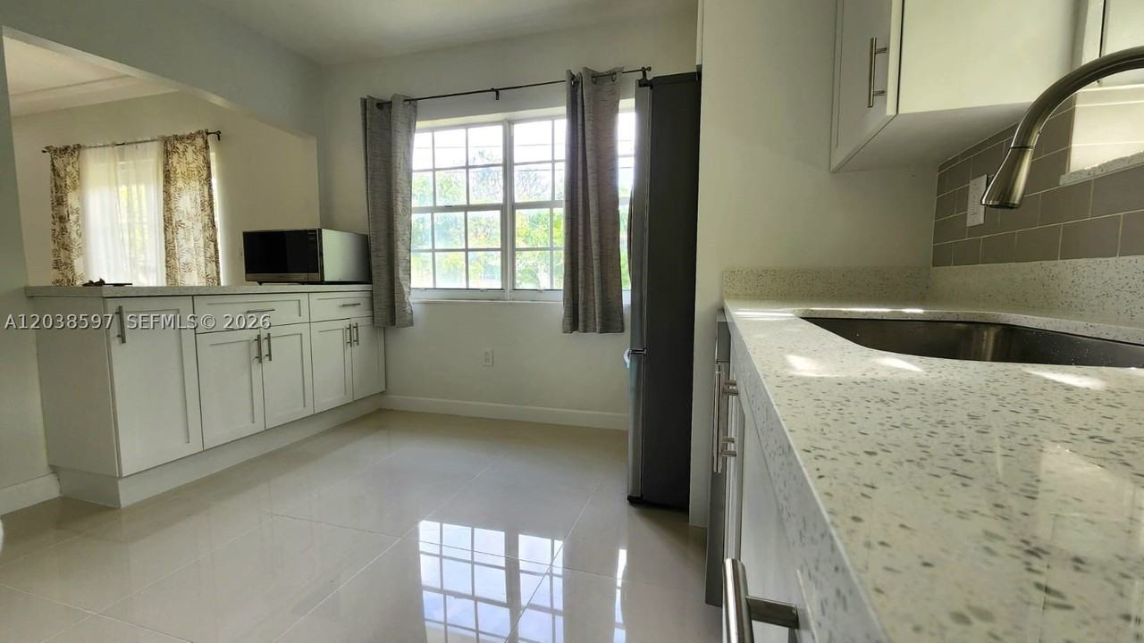 1506 Delgado Ave - Photo 6 of 14