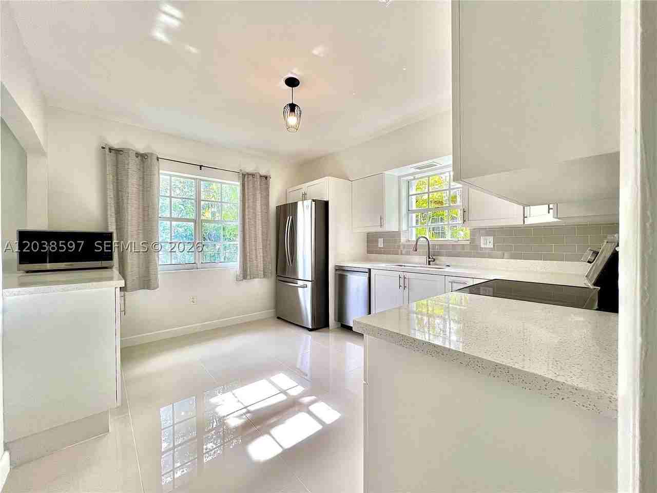 1506 Delgado Ave - Photo 7 of 14