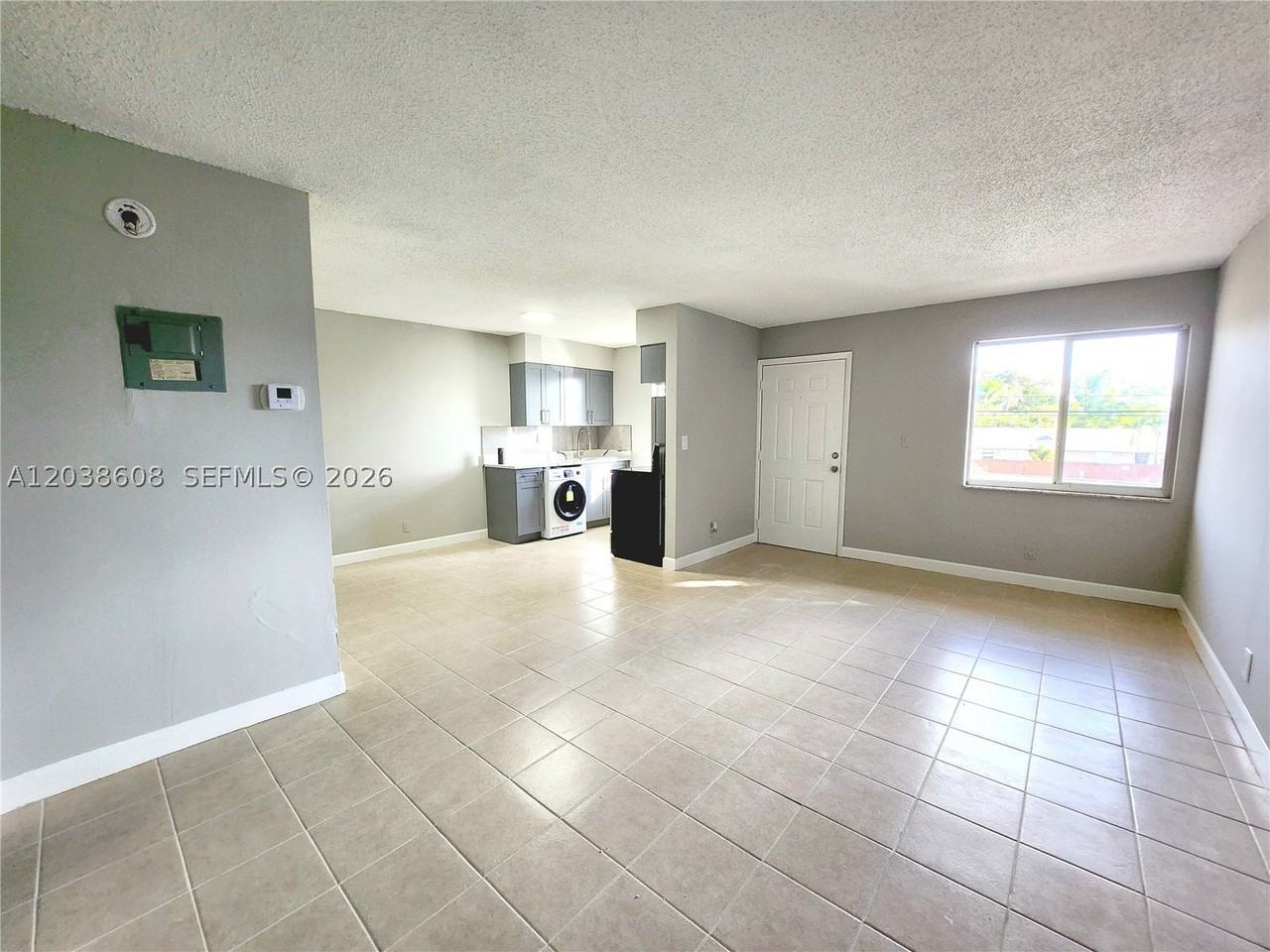 191 Sw 15th St #202 - Photo 4 of 11