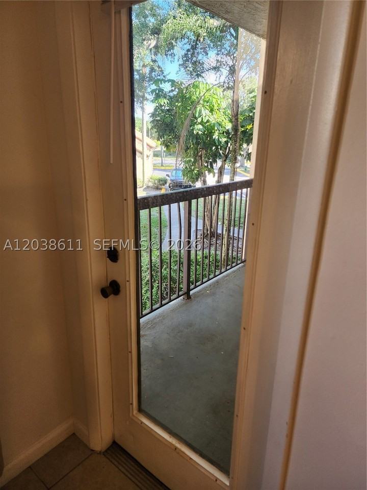 4401 W Mcnab Rd #16 - Photo 3 of 18