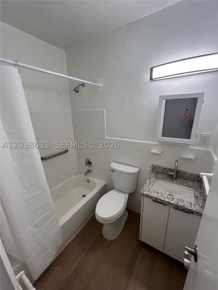 361 Sharar Ave #6 - Photo 5 of 7