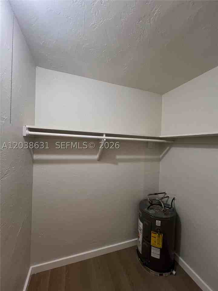 361 Sharar Ave #6 - Photo 6 of 7