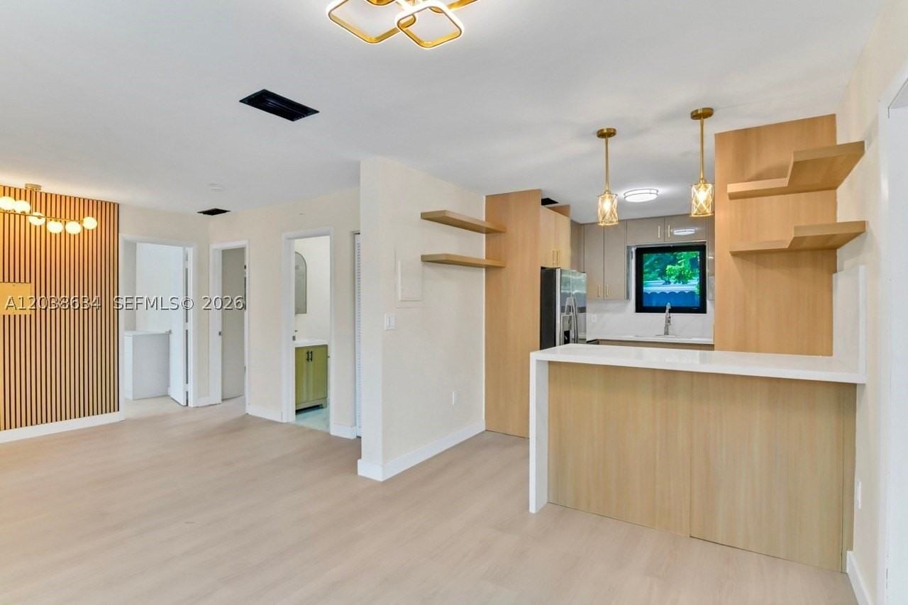 910 Sw 9th St - Photo 5 of 21