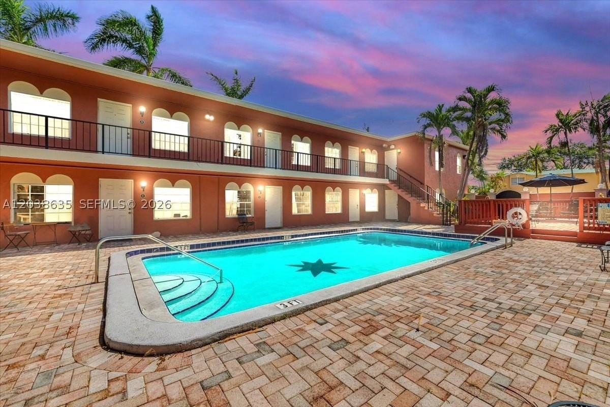 1405 Miami Rd #7