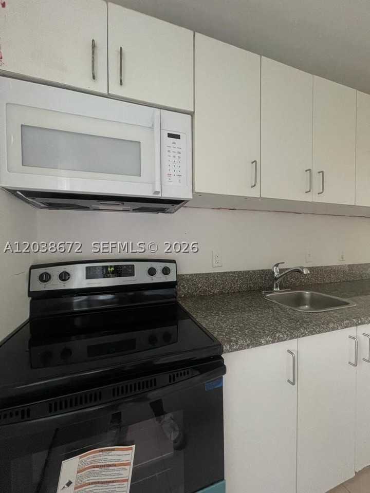 4729 Nw 15th Ave #4727 - Photo 2 of 11