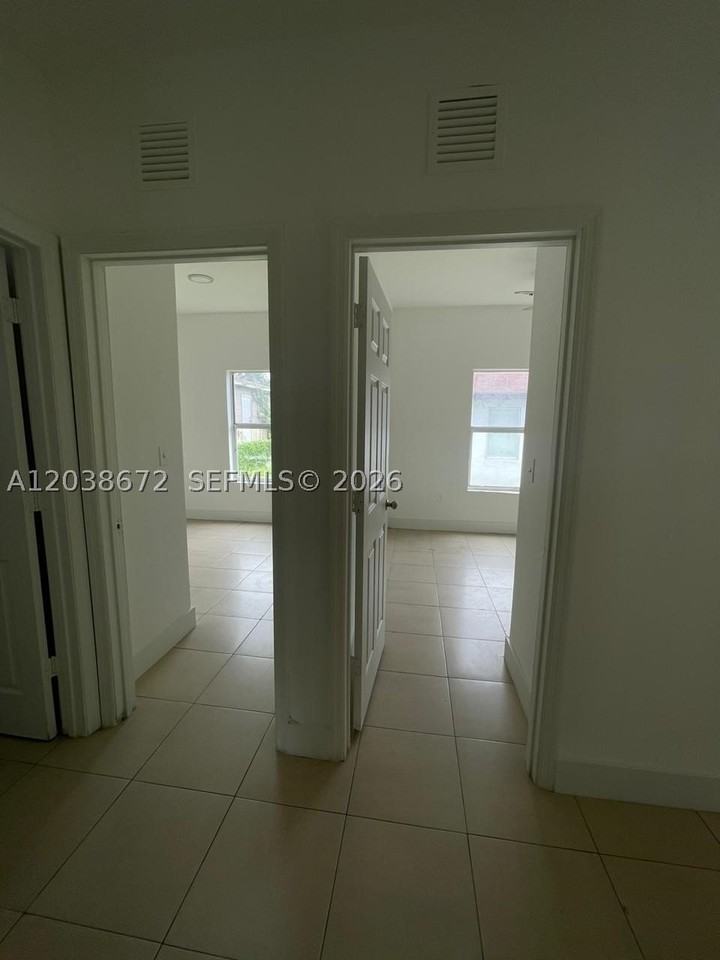 4729 Nw 15th Ave #4727 - Photo 7 of 11