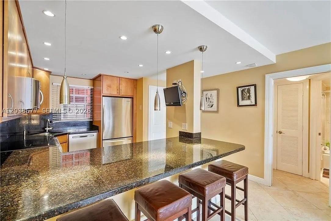 660 Tennis Club Dr #304 - Photo 5 of 12