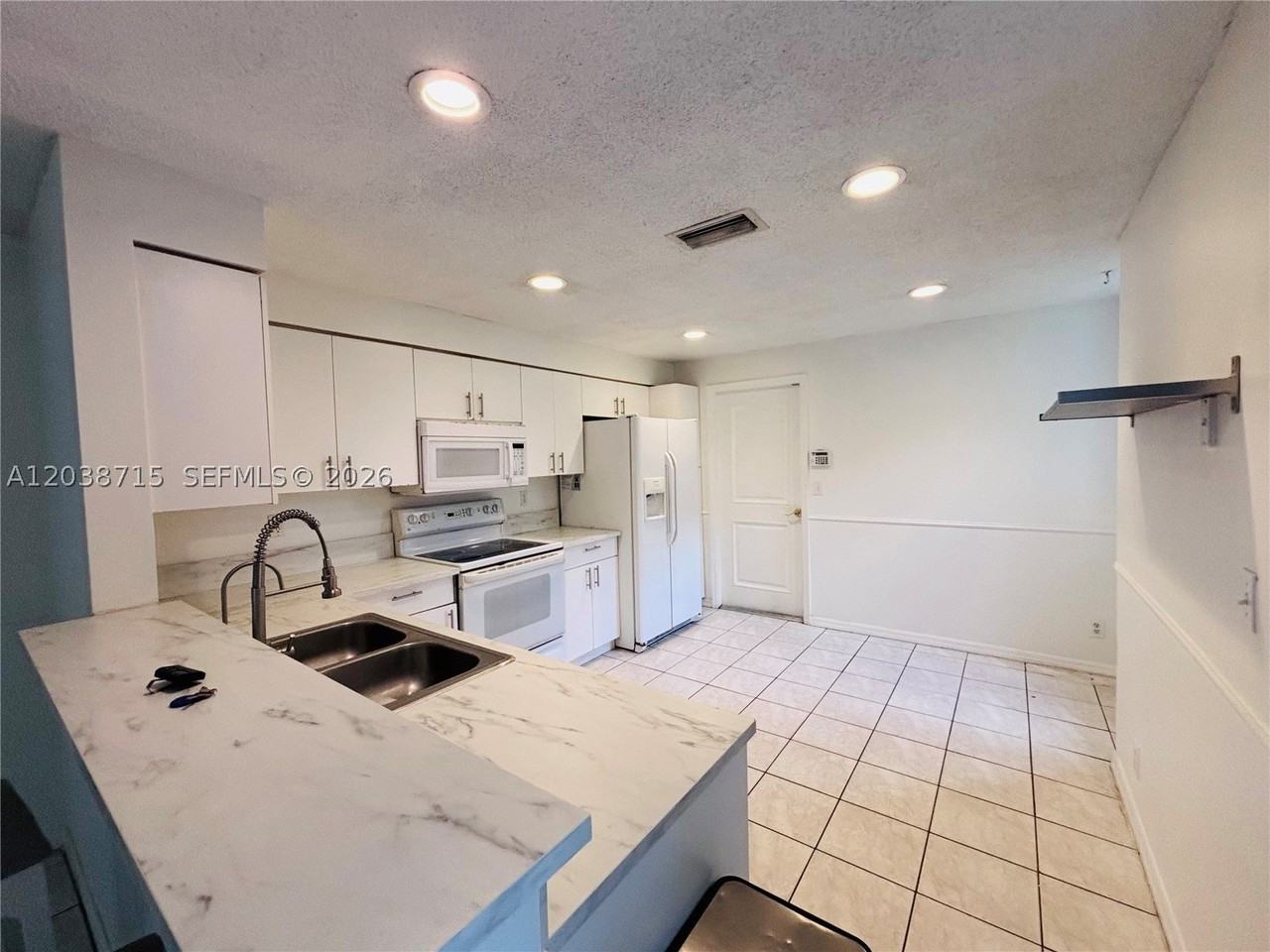 1290 Sorrento Dr #1290