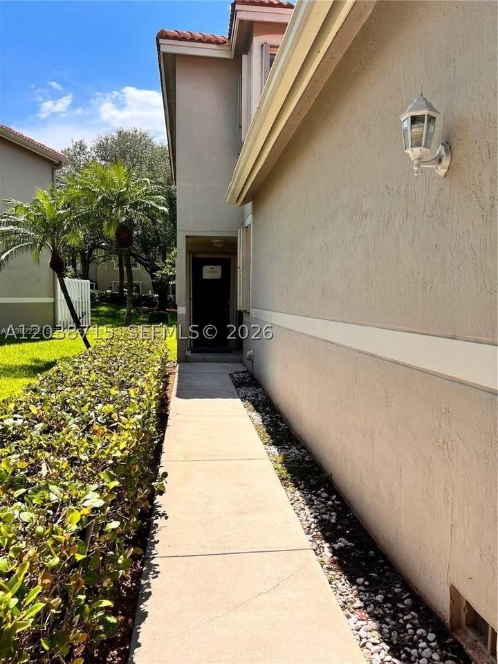 1290 Sorrento Dr #1290 - Photo 3 of 18