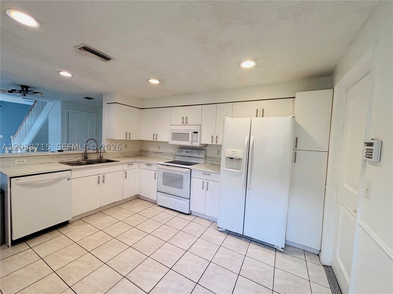 1290 Sorrento Dr #1290 - Photo 6 of 18