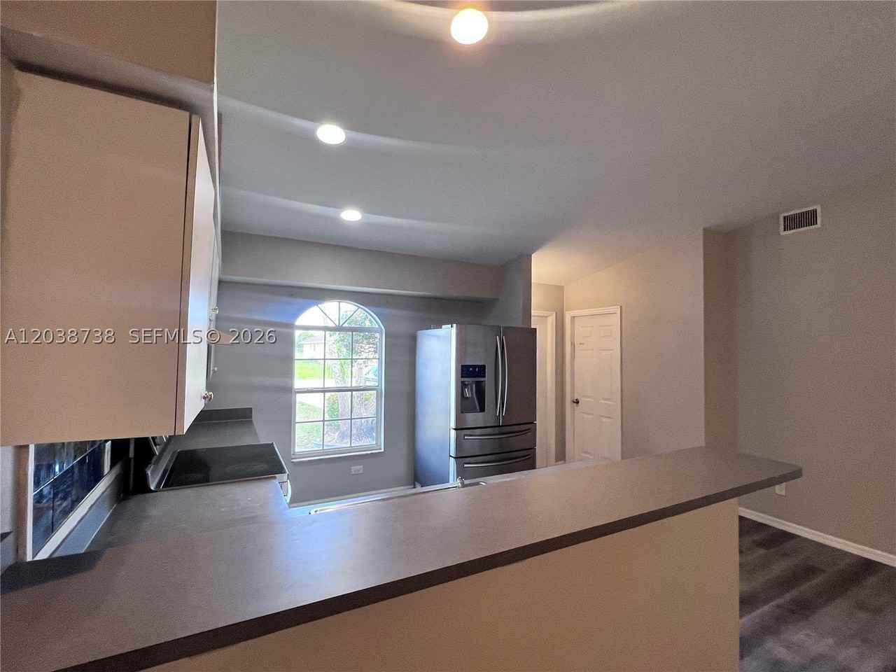 1808 Sw Santa Barbara Pl - Photo 4 of 15