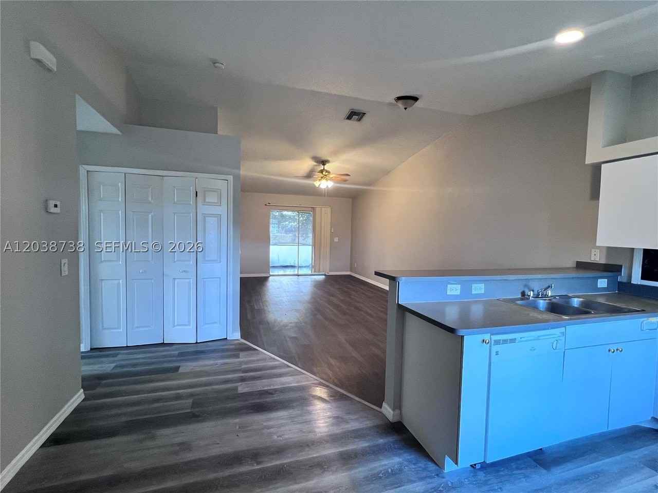 1808 Sw Santa Barbara Pl - Photo 6 of 15