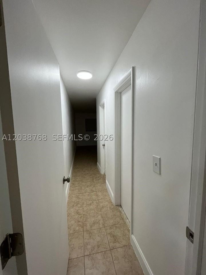 325 Ne 2nd St #5 - Photo 2 of 9