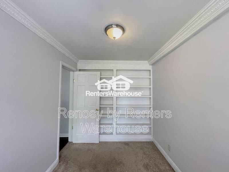 3920 Davis St - Photo 5 of 25