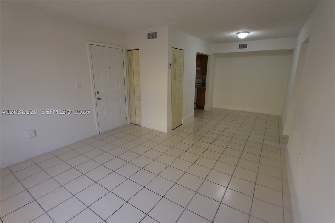 650 Nw 114th Ave #202 - Photo 5 of 23