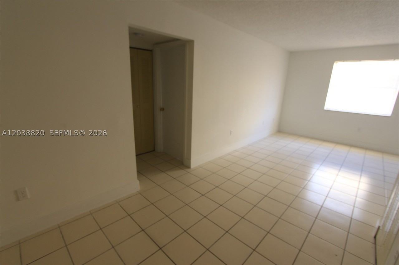 650 Nw 114th Ave #202 - Photo 6 of 23