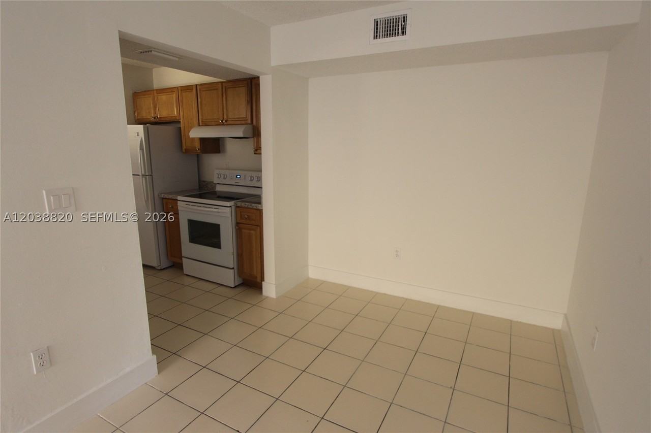 650 Nw 114th Ave #202 - Photo 7 of 23