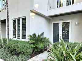 featured image of 10560 Nw 63rd Ter