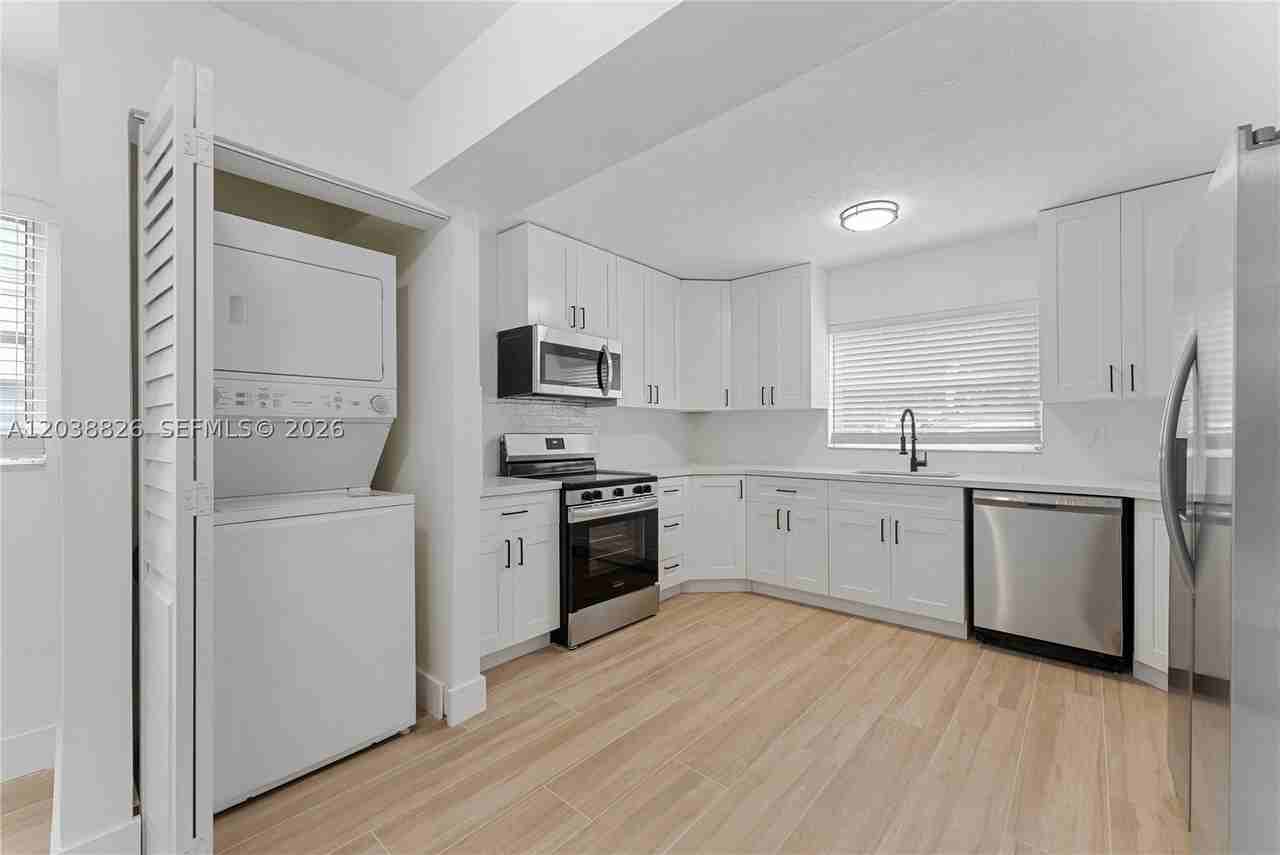 10261 Nw 35th St #10 - Photo 3 of 17