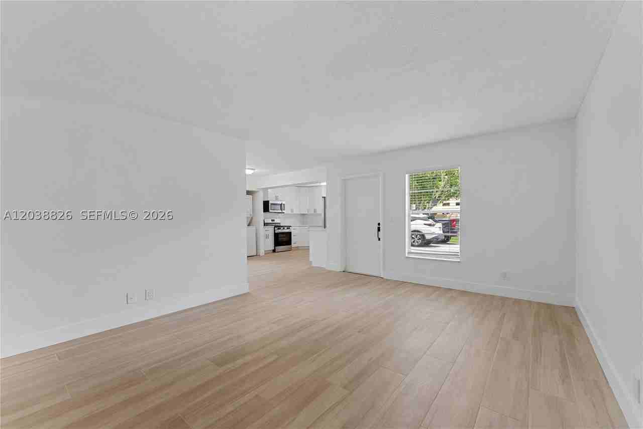 10261 Nw 35th St #10 - Photo 6 of 17