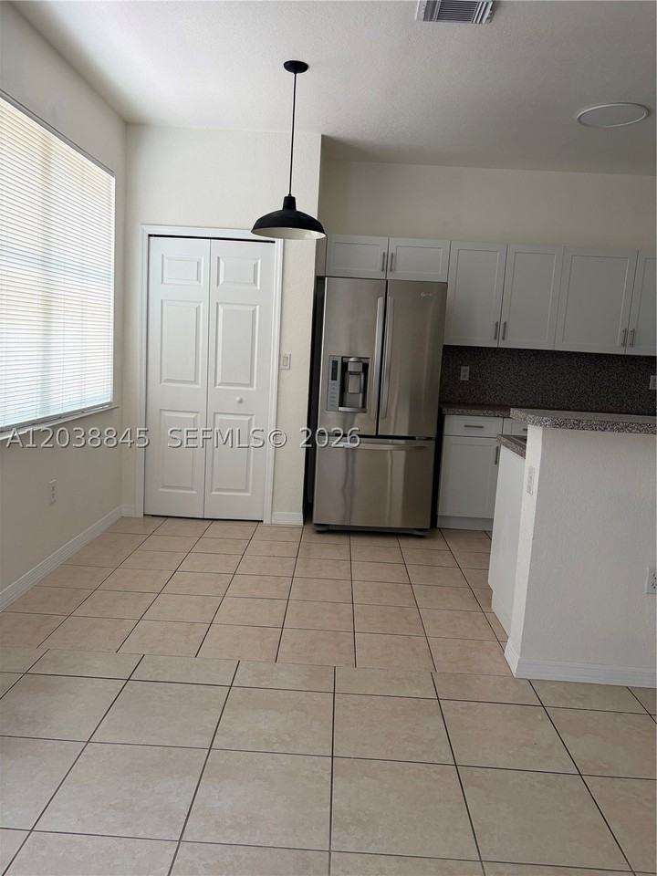 12393 Sw 124th Ter - Photo 4 of 24