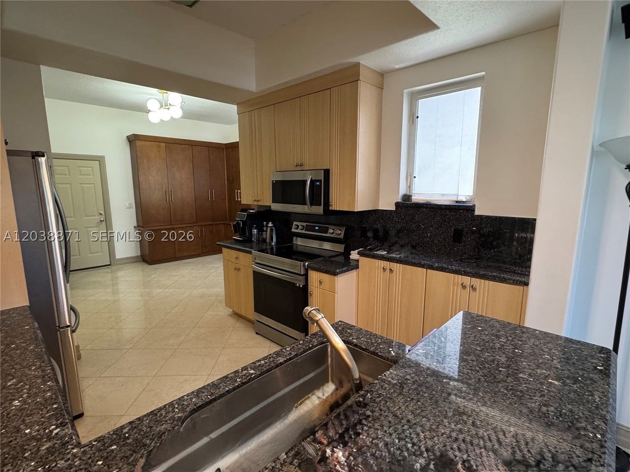 3016 Ne 210th St - Photo 5 of 17